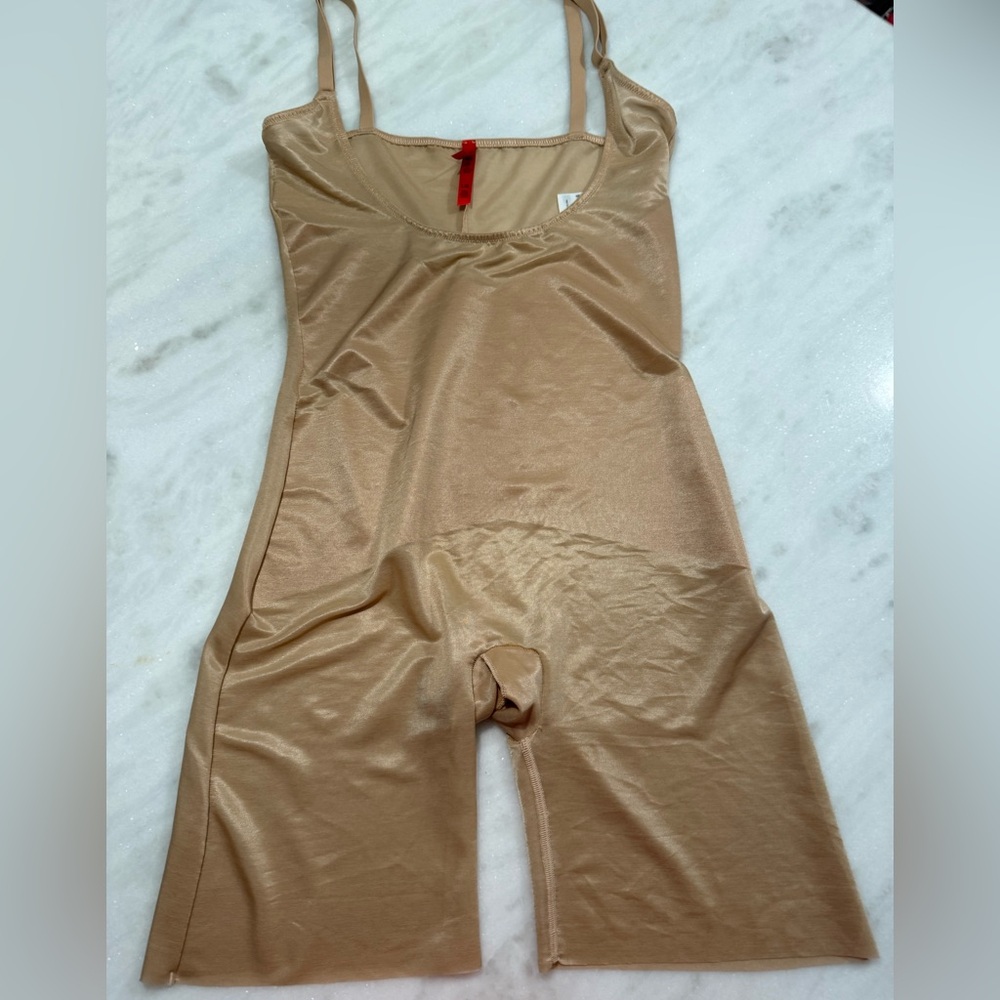 SPANX Bodysuit Large Mid-thigh